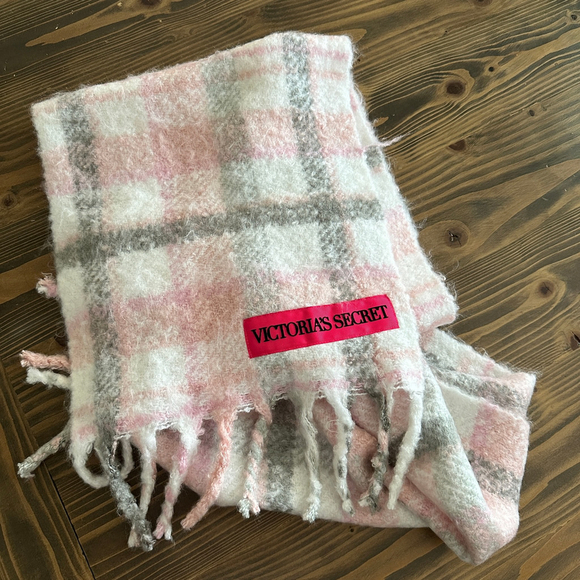 Women's Victoria's Secret Scarf One Size cozy Pink gray plaid pattern - Picture 2 of 2